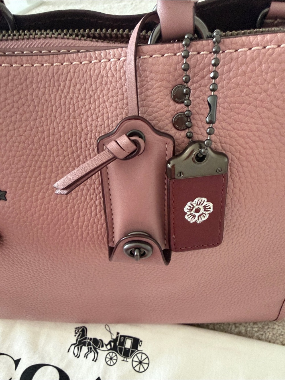 Coach rogue 30 Pebbled Leather suede bag with studs and tea roses - Picture 16 of 16